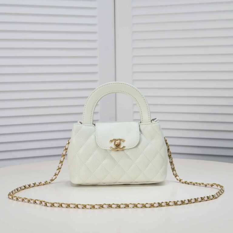 Chanel Clutch With Chain Bag White 19Cm Ap3435 B14269 10601 - Image 2