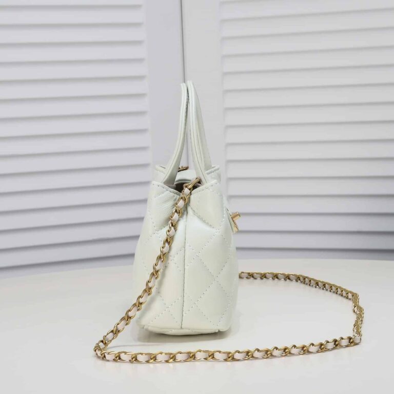 Chanel Clutch With Chain Bag White 19Cm Ap3435 B14269 10601 - Image 3