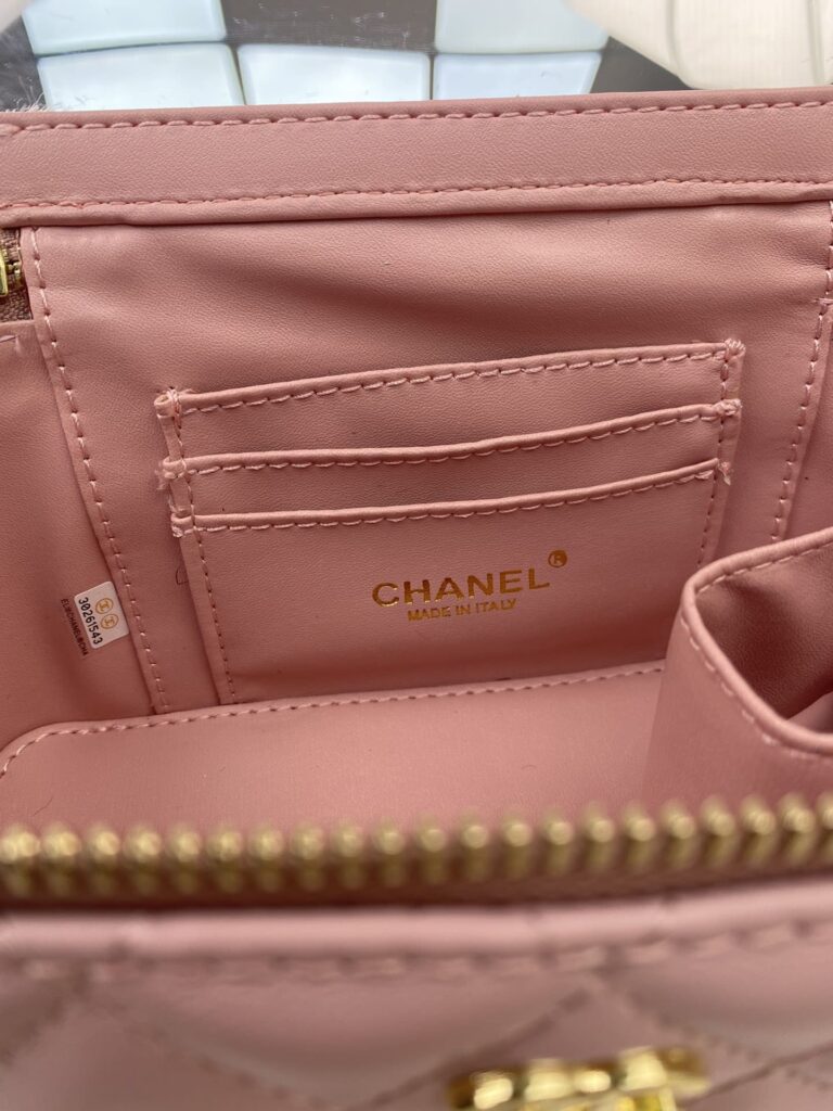 Chanel Rectangular Vanity With Chain Pink 17Cm - Image 2