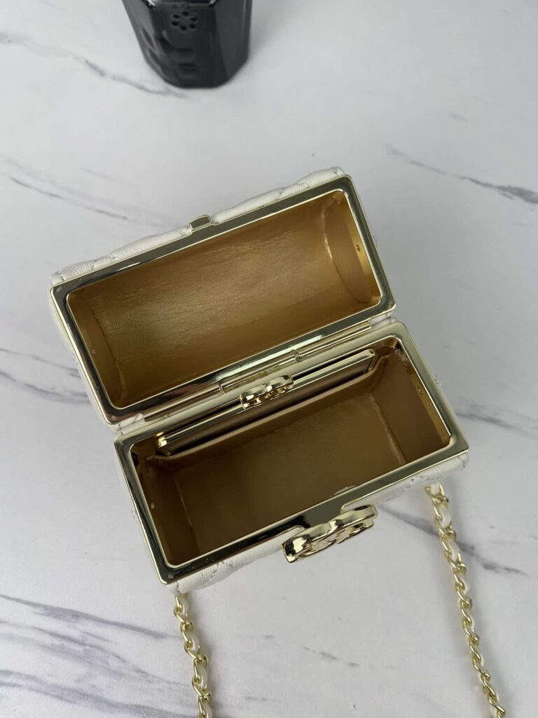 Chanel Small Box With Chain In Lambskin White 12Cm Ap2656 - Image 2