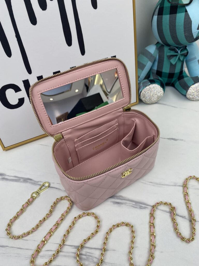 Chanel Rectangular Vanity With Chain Pink 17Cm - Image 3