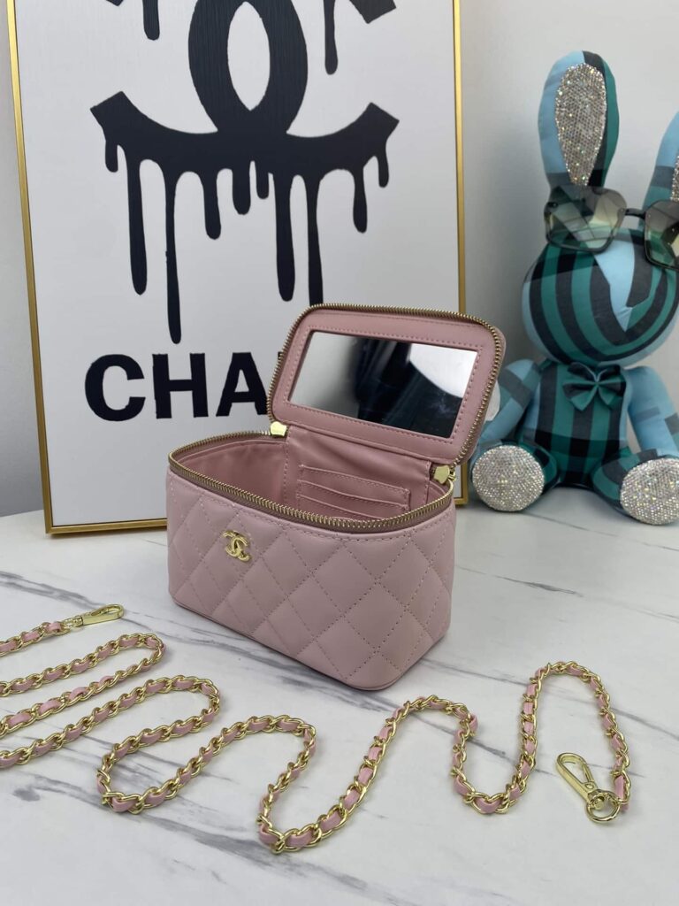 Chanel Rectangular Vanity With Chain Pink 17Cm - Image 4