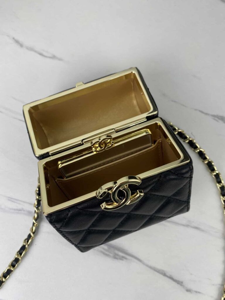 Chanel Small Box With Chain In Lambskin Black 12Cm Ap2656 - Image 4