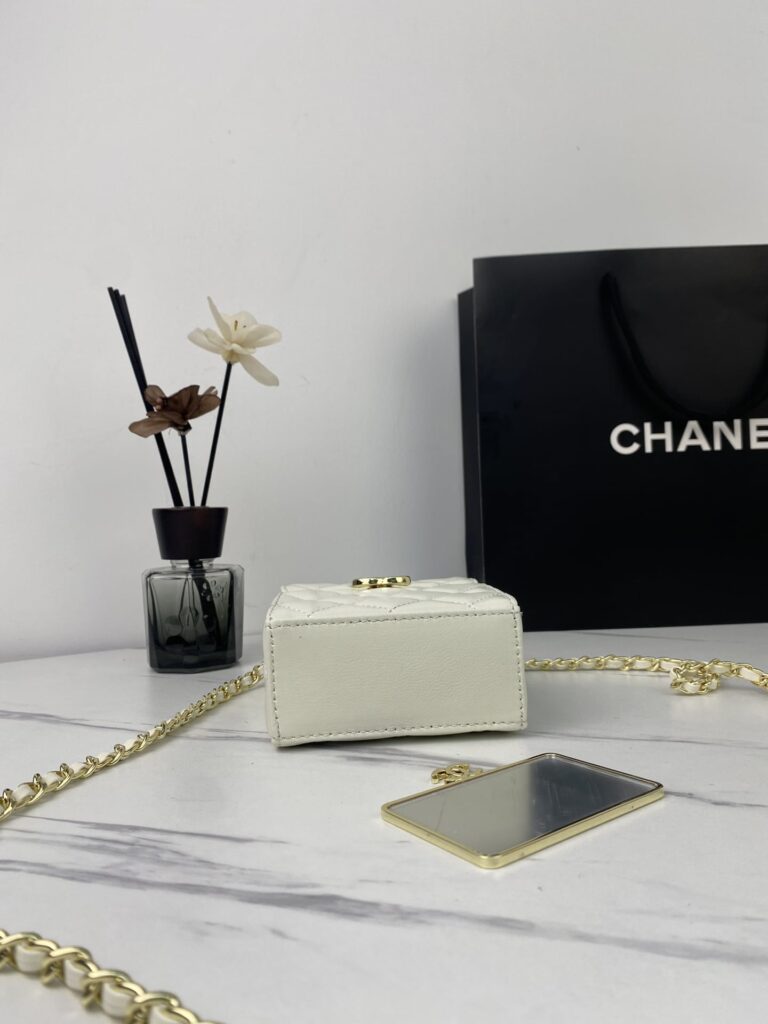 Chanel Small Box With Chain In Lambskin White 12Cm Ap2656 - Image 4