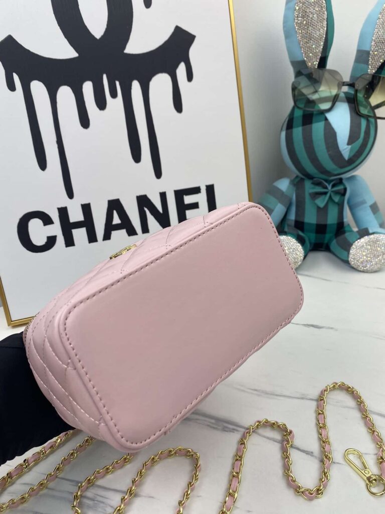 Chanel Rectangular Vanity With Chain Pink 17Cm - Image 5