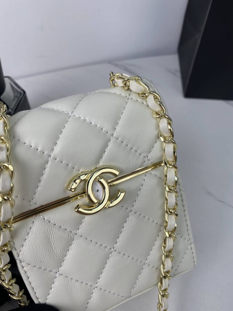 Chanel Small Box With Chain In Lambskin White 12Cm Ap2656 - Image 6