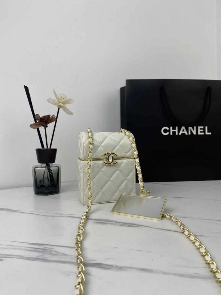 Chanel Small Box With Chain In Lambskin White 12Cm Ap2656 - Image 9