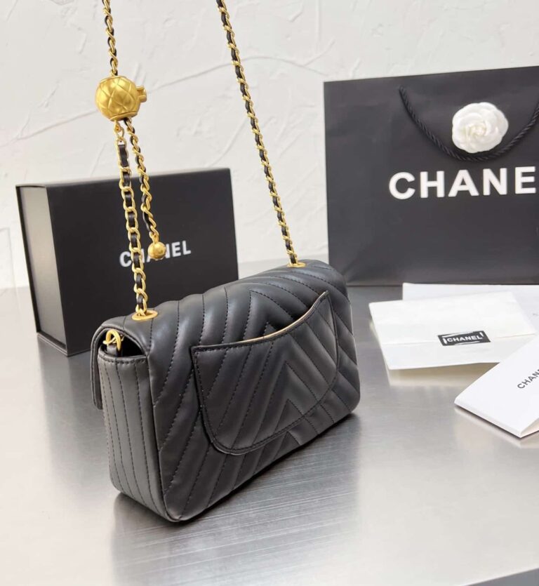 Chanel Lambskin Chevron Quilted Mini Rectangular Flap Black 19Cm - Image 5