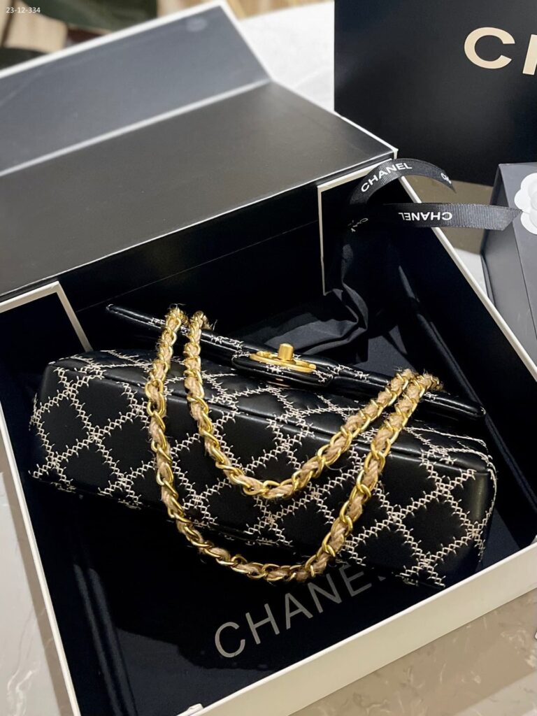 Chanel Satin Flap Shoulder Bag With Natural Hemp Diamond Stitching Black 25Cm - Image 7