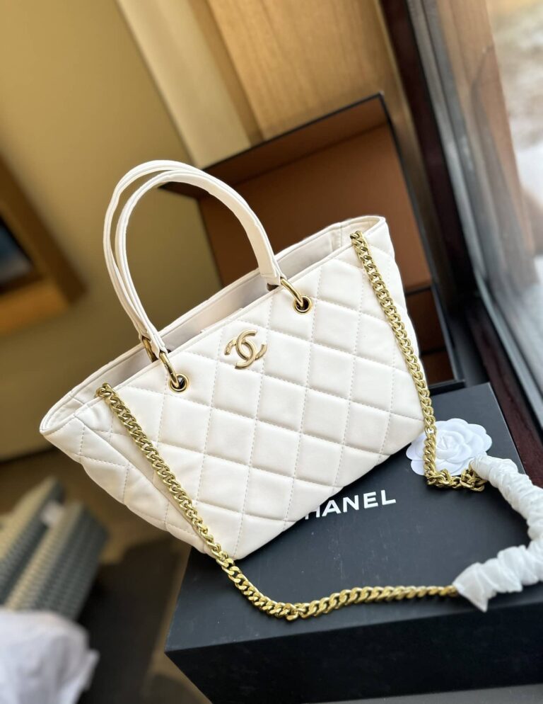 Chanel Small Shopping Bag Lambskin White 25Cm As4188 - Image 2
