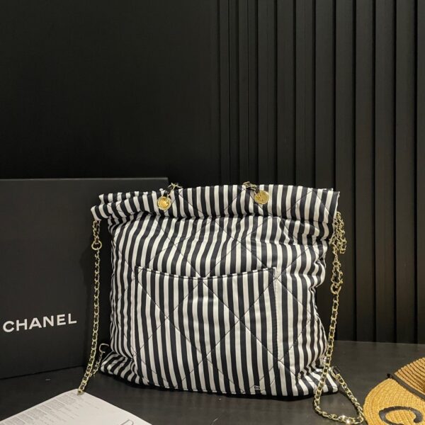 Chanel Large Backpack Printed Fabric And Gold Metal In Black And White 36Cm - Image 5
