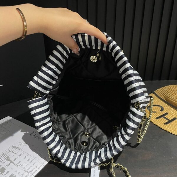 Chanel Large Backpack Printed Fabric And Gold Metal In Black And White 36Cm - Image 9