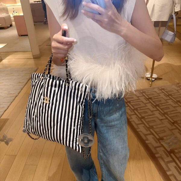 Chanel Large Backpack Printed Fabric And Gold Metal In Black And White 36Cm - Image 8