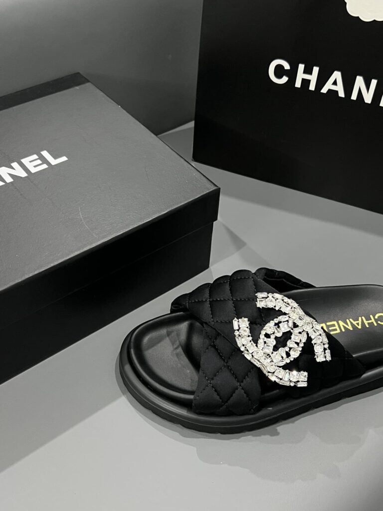 Chanel Cc Slippers Studded Black - Image 4