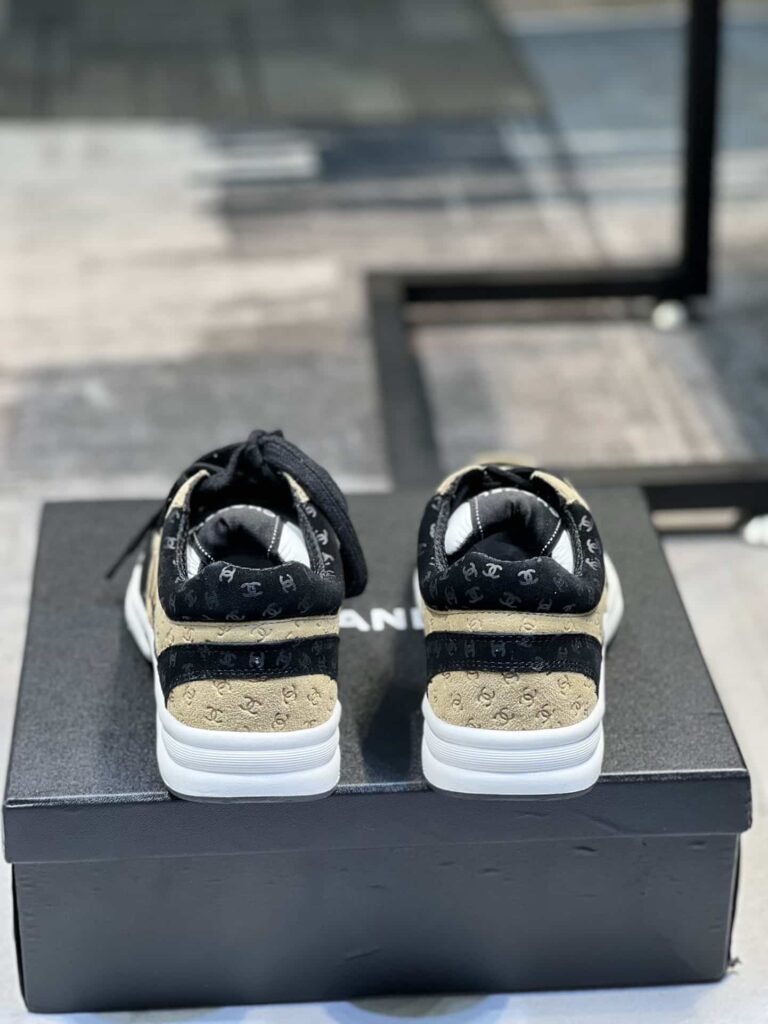 Chanel Cc Embossed Logo Suede Black Yellow - Image 2