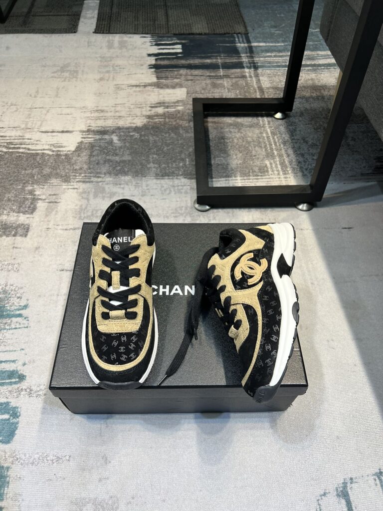 Chanel Cc Embossed Logo Suede Black Yellow - Image 4