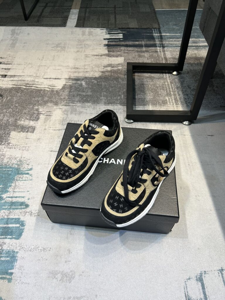 Chanel Cc Embossed Logo Suede Black Yellow - Image 5