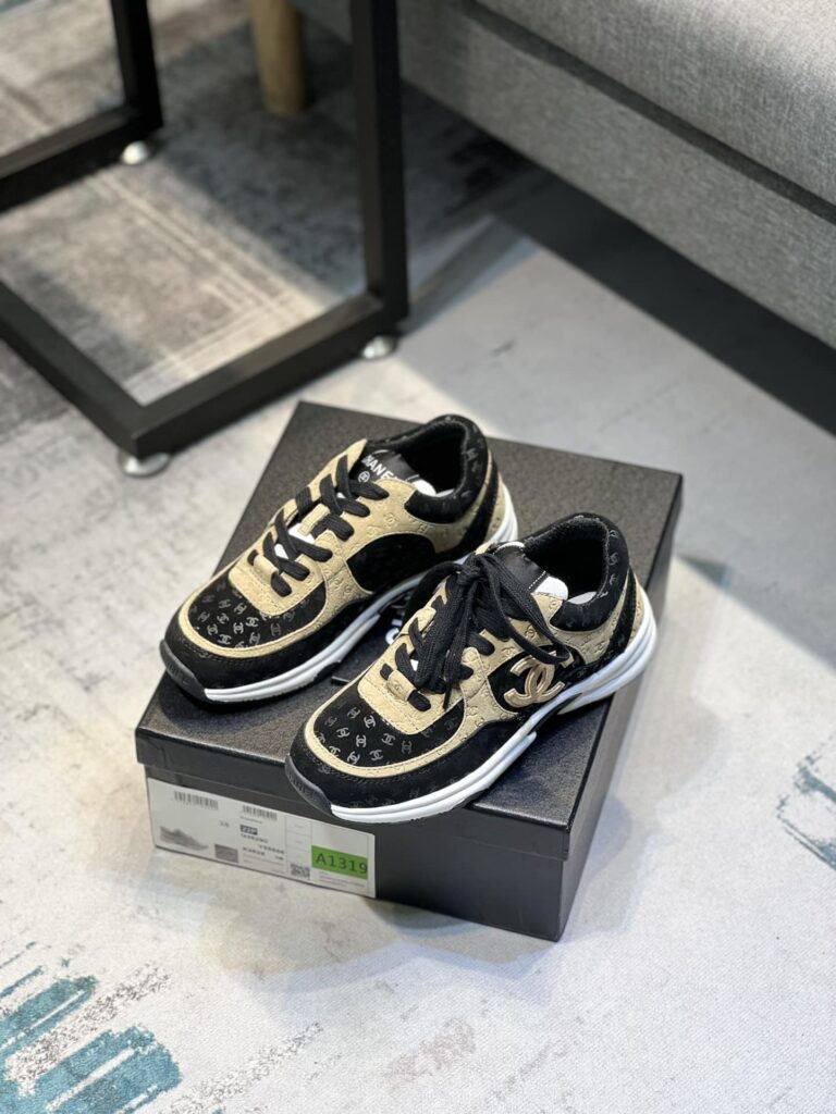 Chanel Cc Embossed Logo Suede Black Yellow - Image 7