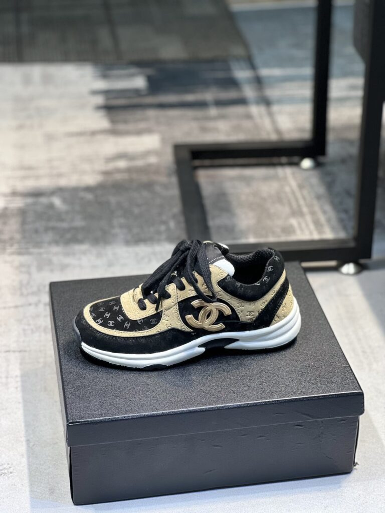 Chanel Cc Embossed Logo Suede Black Yellow - Image 10