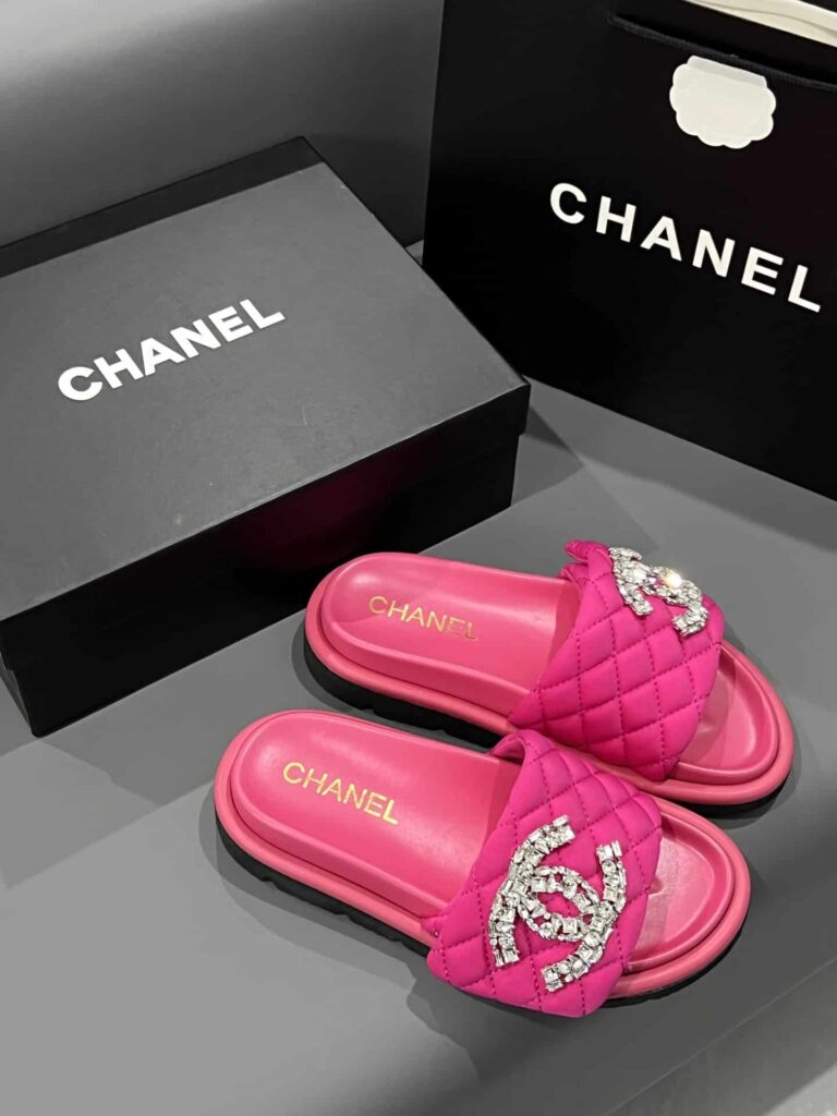 Chanel Cc Slippers Studded Pink - Image 9
