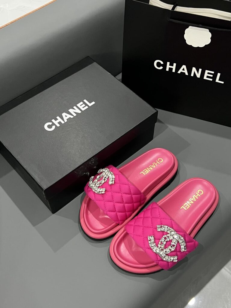Chanel Cc Slippers Studded Pink - Image 10