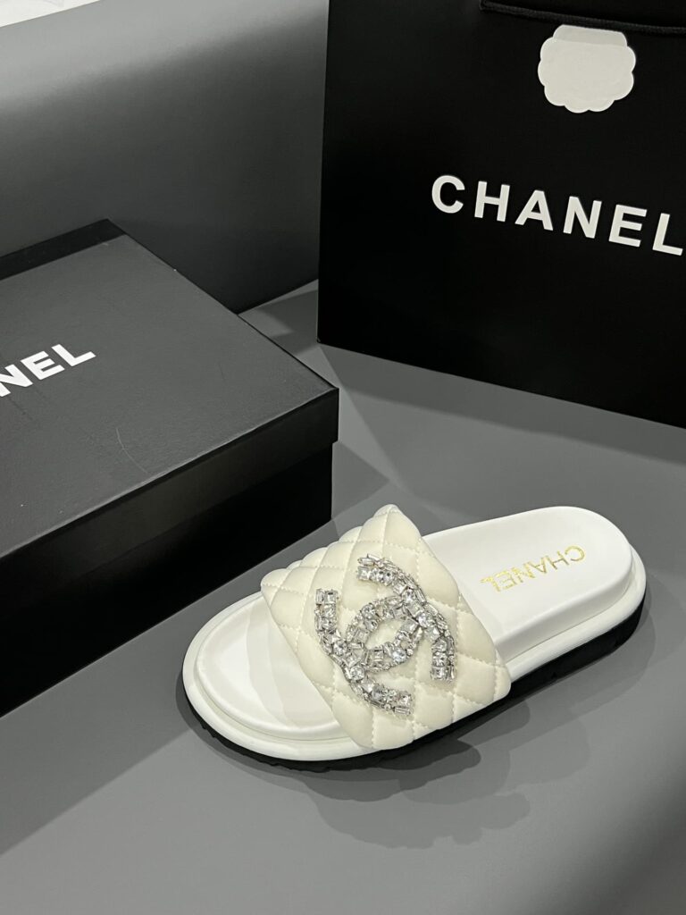 Chanel Cc Slippers Studded White - Image 6