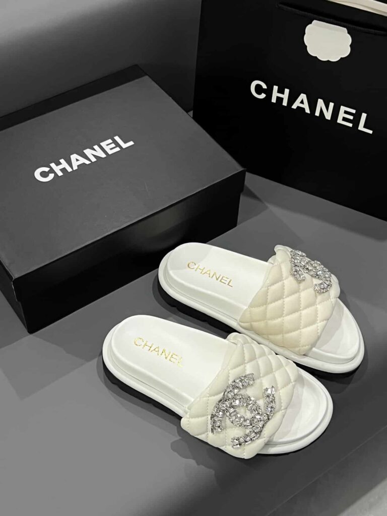 Chanel Cc Slippers Studded White - Image 8