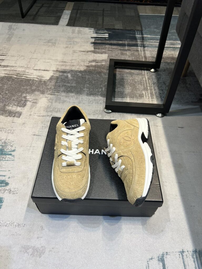 Chanel Cc Embossed Logo Suede Yellow - Image 4