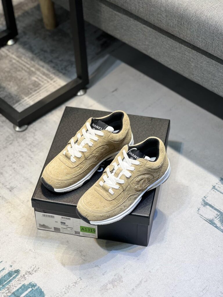 Chanel Cc Embossed Logo Suede Yellow - Image 7