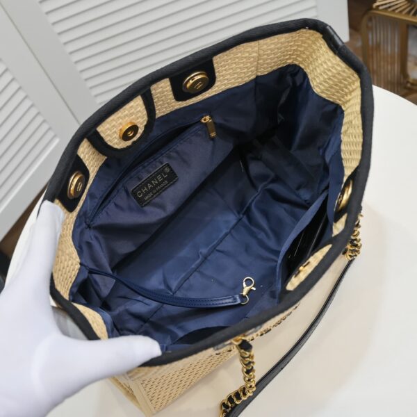 Chanel Deauville Tote Straw With Chain Detail 39Cm - Image 4