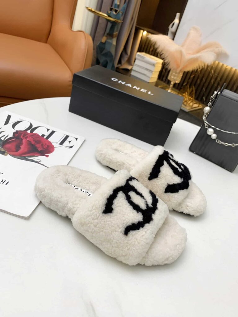 Chanel Cc Shearling Slippers White - Image 6