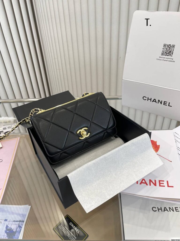 Chanel Trendy Cc Woc 19Cm Black - Image 6