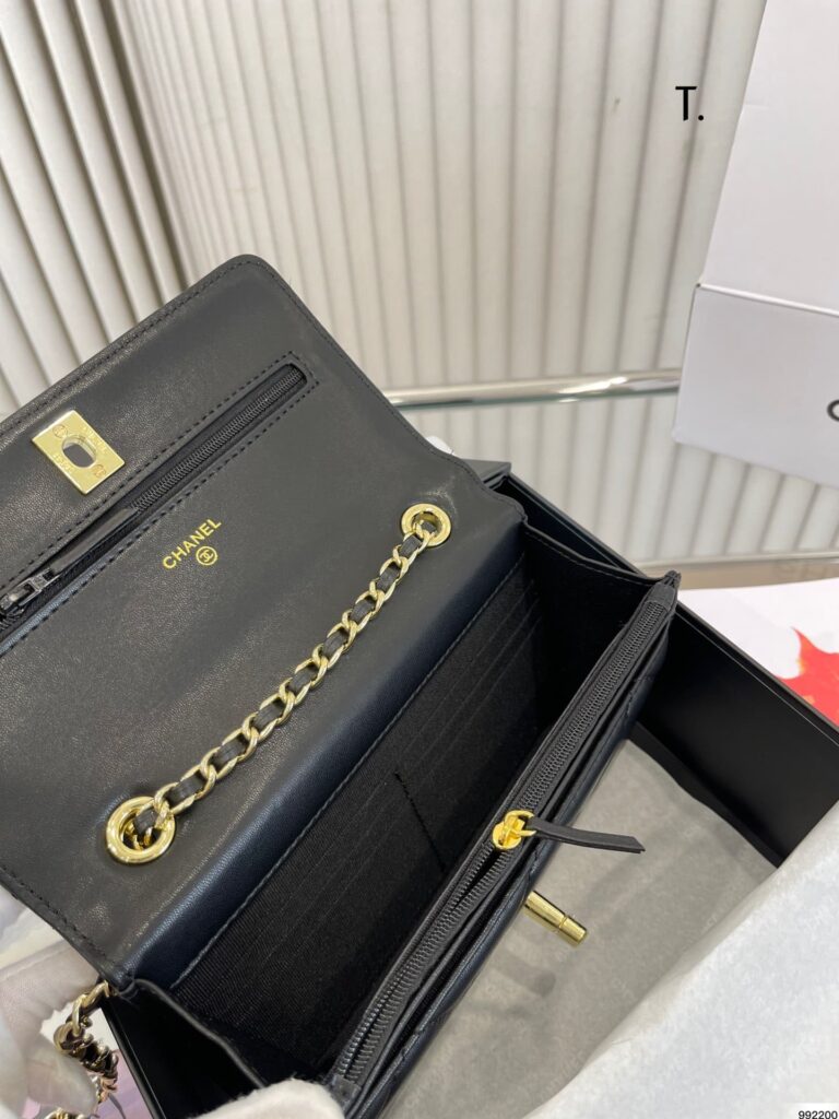 Chanel Trendy Cc Woc 19Cm Black - Image 7