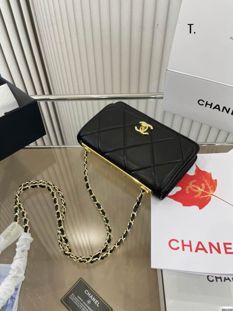 Chanel Trendy Cc Woc 19Cm Black - Image 5