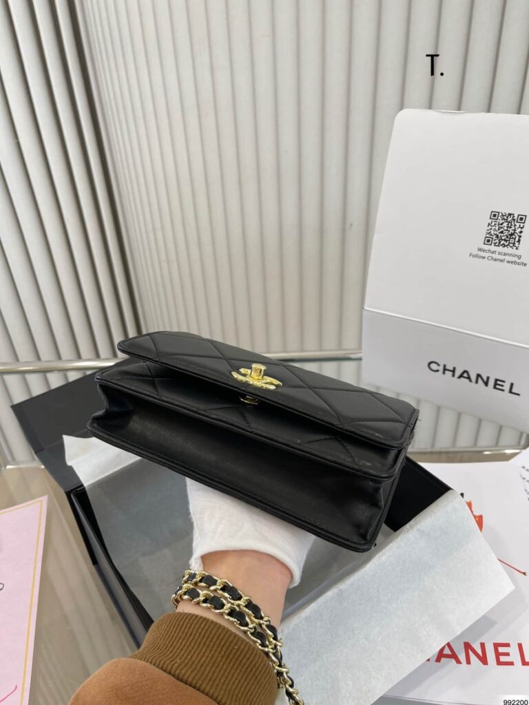 Chanel Trendy Cc Woc 19Cm Black - Image 4