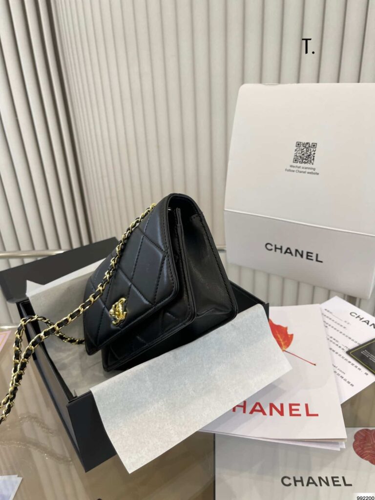 Chanel Trendy Cc Woc 19Cm Black - Image 2