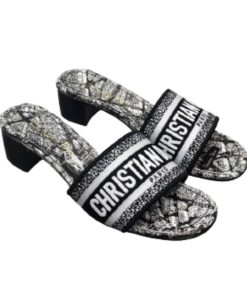 Dior Dway Heeled Slide Black And White Embroidered Cotton With Plan De Paris Motif Kcq244Kpys11X