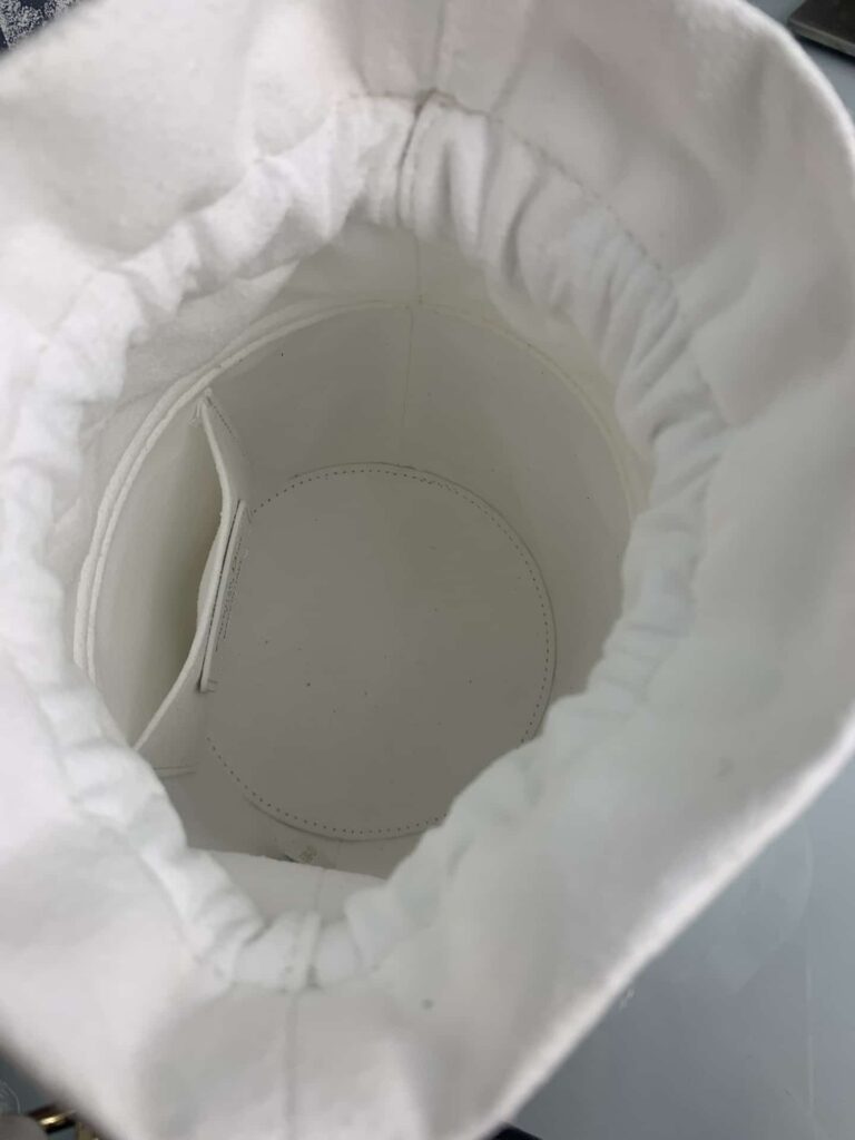 Dior Small Dior Vibe Bucket Bag White 18Cm - Image 6