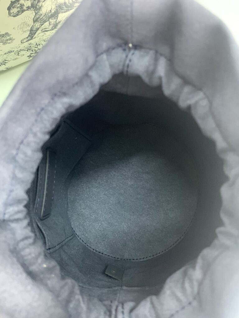 Dior Small Dior Vibe Bucket Bag Black 18Cm - Image 8