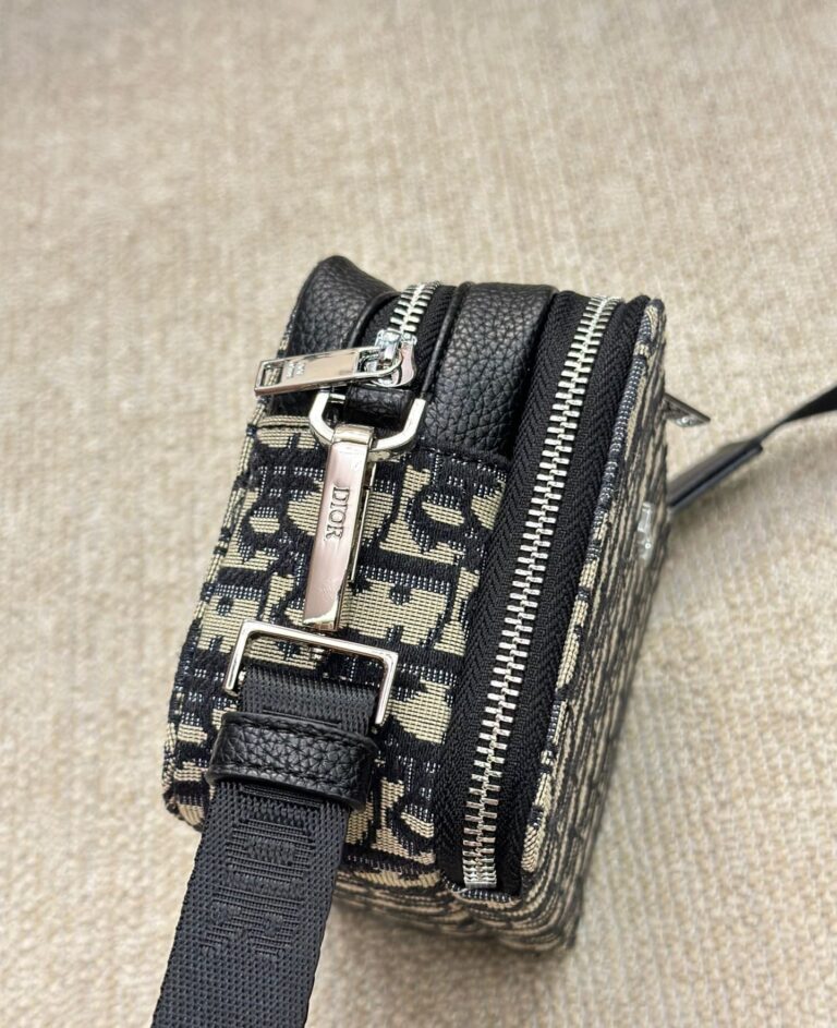 Dior Pouch With Shoulder Strap Beige And Black Oblique Jacquard 17Cm - Image 3