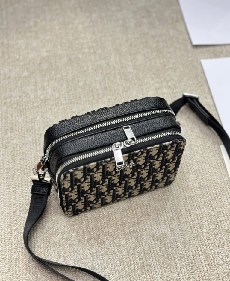 Dior Pouch With Shoulder Strap Beige And Black Oblique Jacquard 17Cm - Image 4