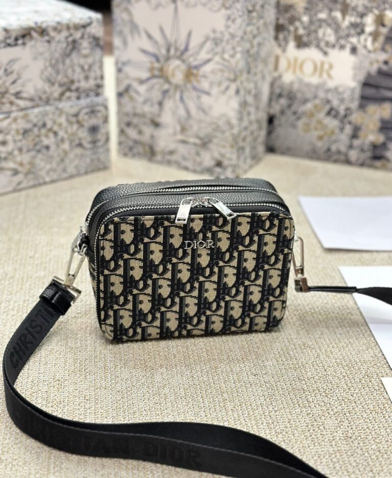 Dior Pouch With Shoulder Strap Beige And Black Oblique Jacquard 17Cm - Image 6