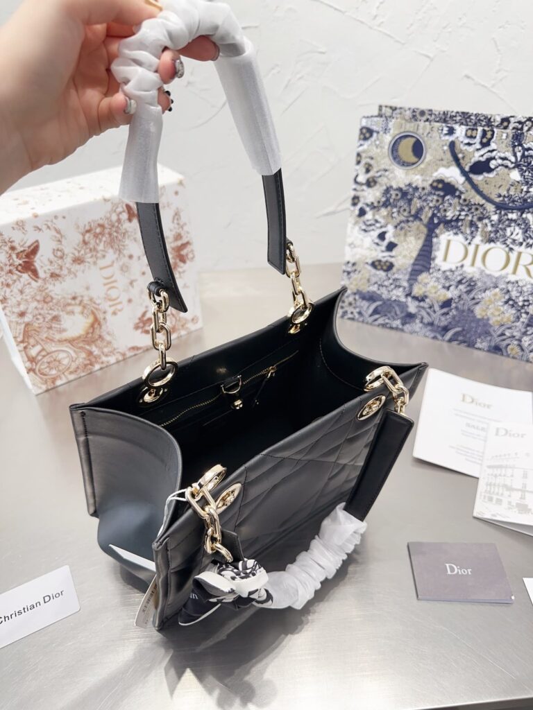 Dior Essential Tote Bag Archicannage Calfskin Black 26Cm M8722Ozvj M900 - Image 9