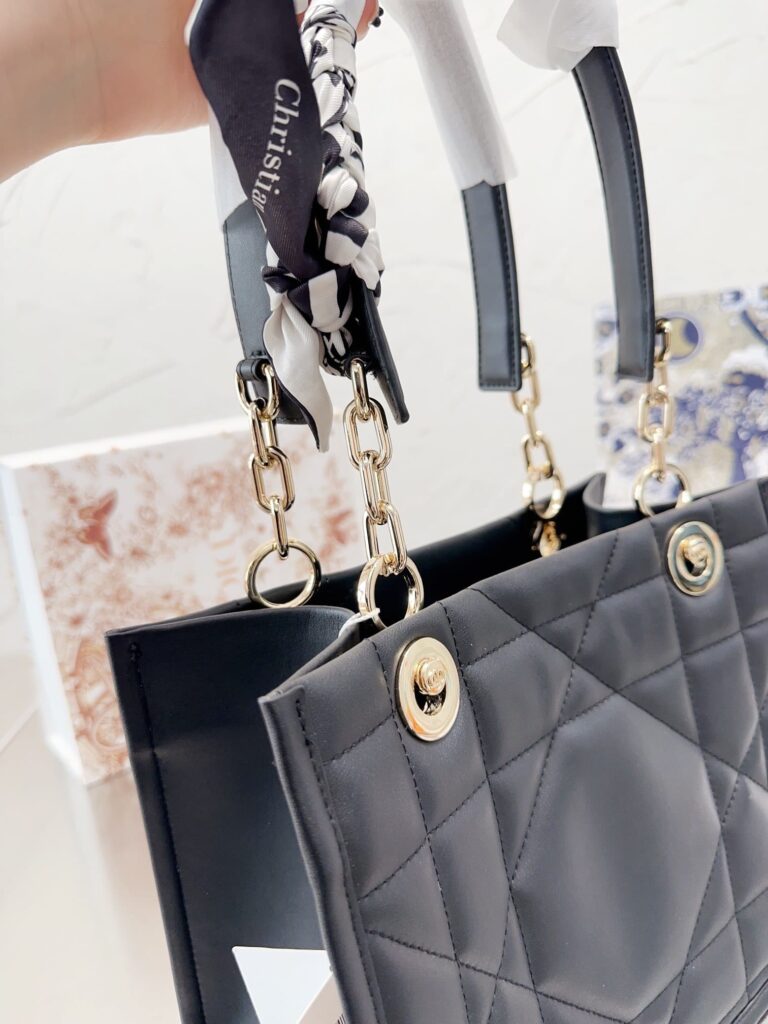 Dior Essential Tote Bag Archicannage Calfskin Black 26Cm M8722Ozvj M900 - Image 8