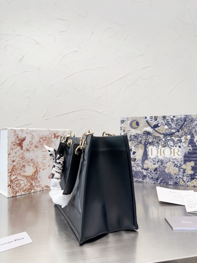 Dior Essential Tote Bag Archicannage Calfskin Black 26Cm M8722Ozvj M900 - Image 6