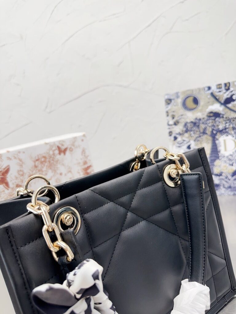 Dior Essential Tote Bag Archicannage Calfskin Black 26Cm M8722Ozvj M900 - Image 4