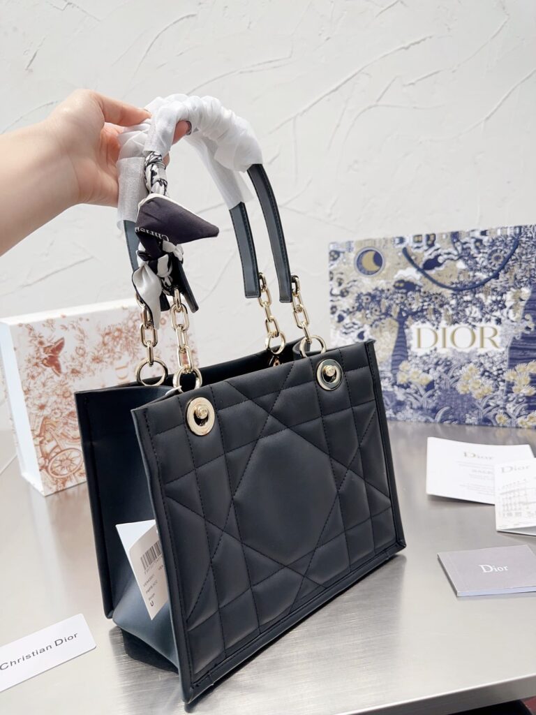 Dior Essential Tote Bag Archicannage Calfskin White 26Cm - Image 2