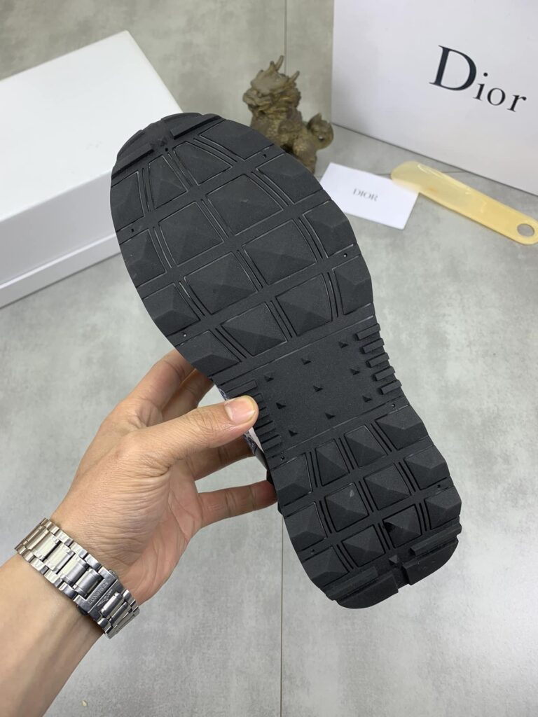 Dior Runner Sneaker Smooth Calfskin Cd Pattern Black And White - Image 3