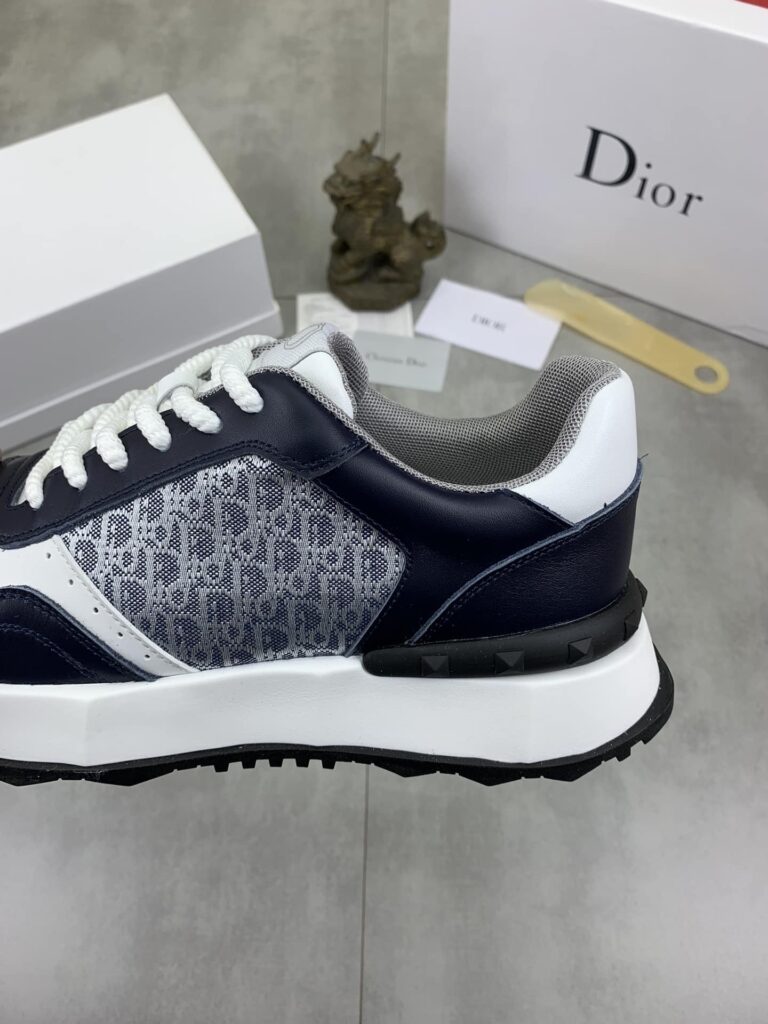 Dior Runner Sneaker Smooth Calfskin Cd Pattern Black And White - Image 5