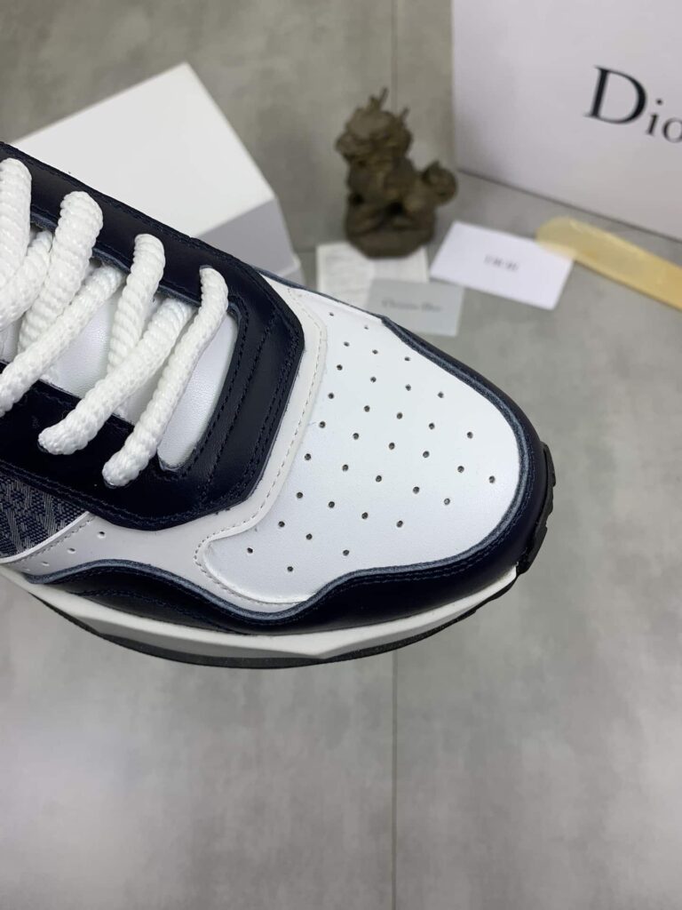 Dior Runner Sneaker Smooth Calfskin Cd Pattern Black And White - Image 4